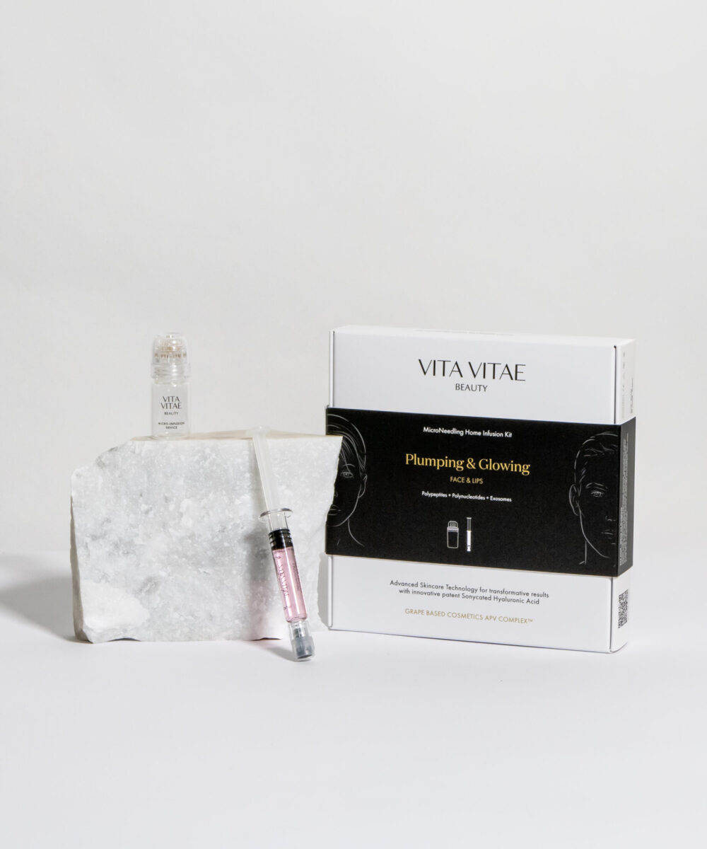 TRATTAMENTO KIT VOLUMIZZANTE & ILLUMINANTE <br><span>Dispositivo microneedling home infusion kit 1 booster con Esosomi</span>